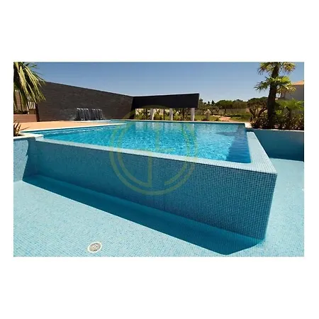 & Private Bathroom Luxury Villa, Swimingpool بيت ضيافة كوارتيرا